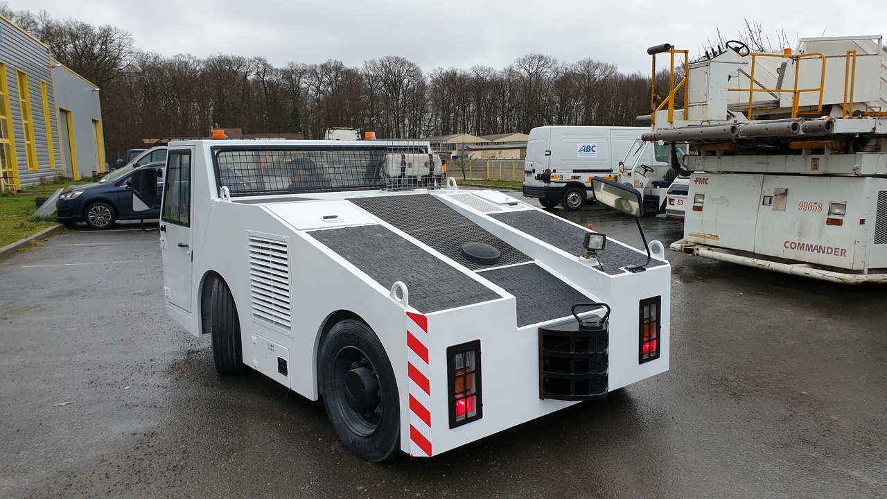 Pushback tractor SOVAM K100: picture 6