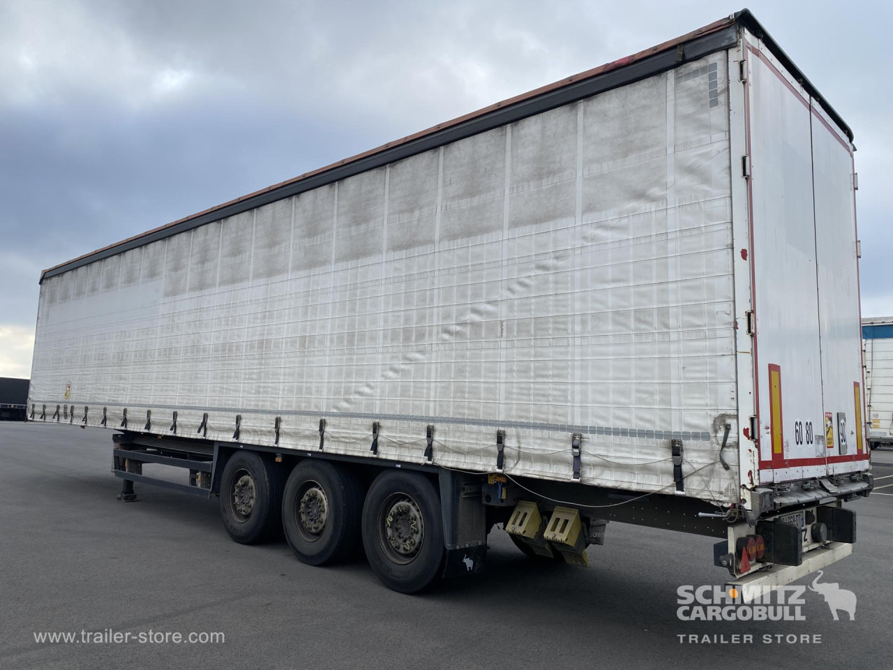 SCHMITZ Curtainsider Standard - Curtainsider semi-trailer: picture 4 SCHMITZ Curtainsider Standard - Curtainsider semi-trailer: picture 4