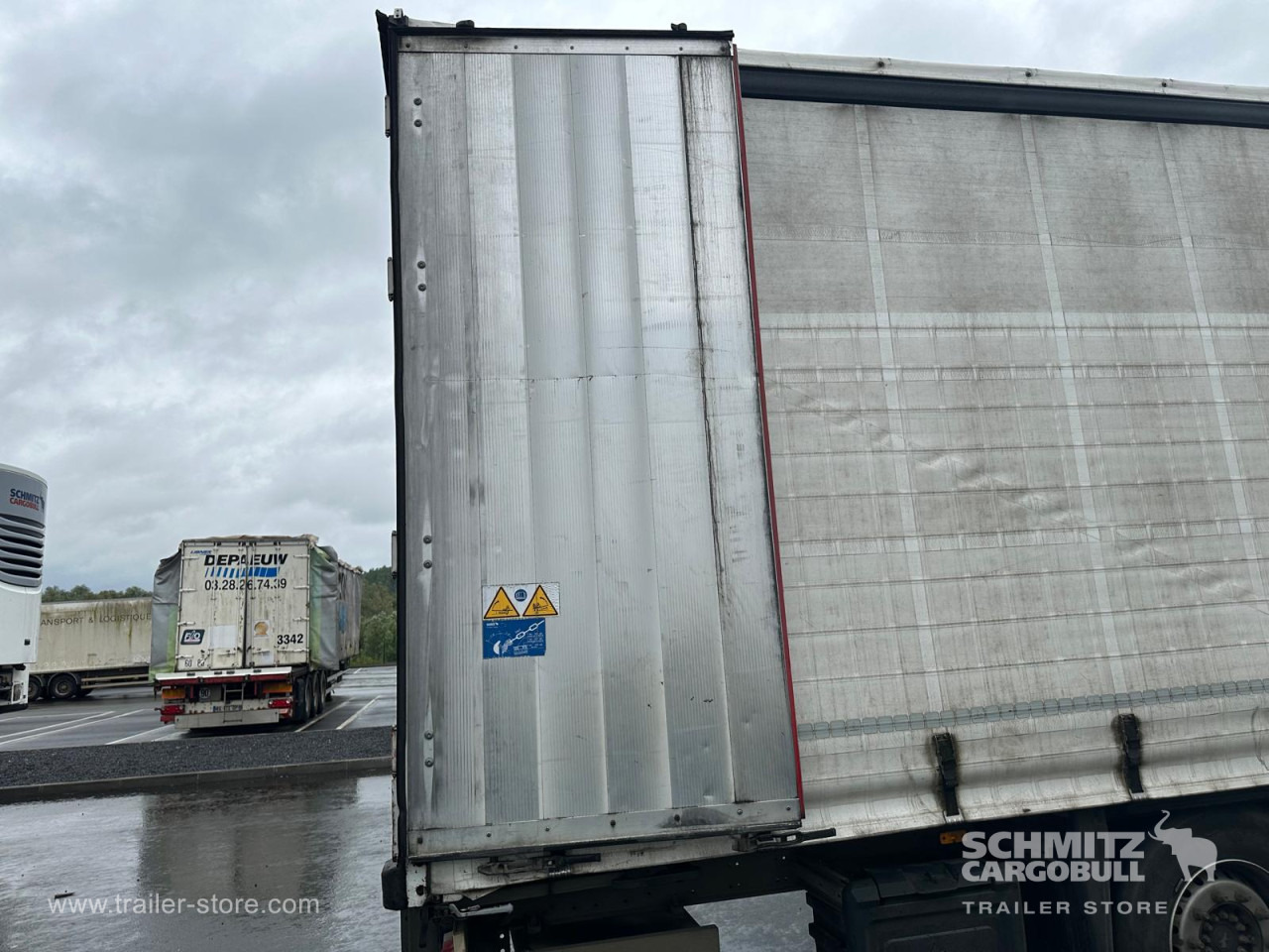 SCHMITZ Curtainsider Standard - Curtainsider semi-trailer: picture 4 SCHMITZ Curtainsider Standard - Curtainsider semi-trailer: picture 4