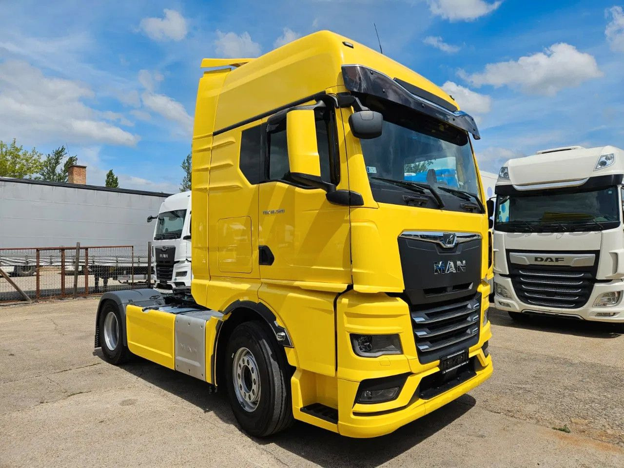 MAN TGX 18.520 XXL Standard Yellow Full Spoiler Big - Tractor unit: picture 2 MAN TGX 18.520 XXL Standard Yellow Full Spoiler Big - Tractor unit: picture 2