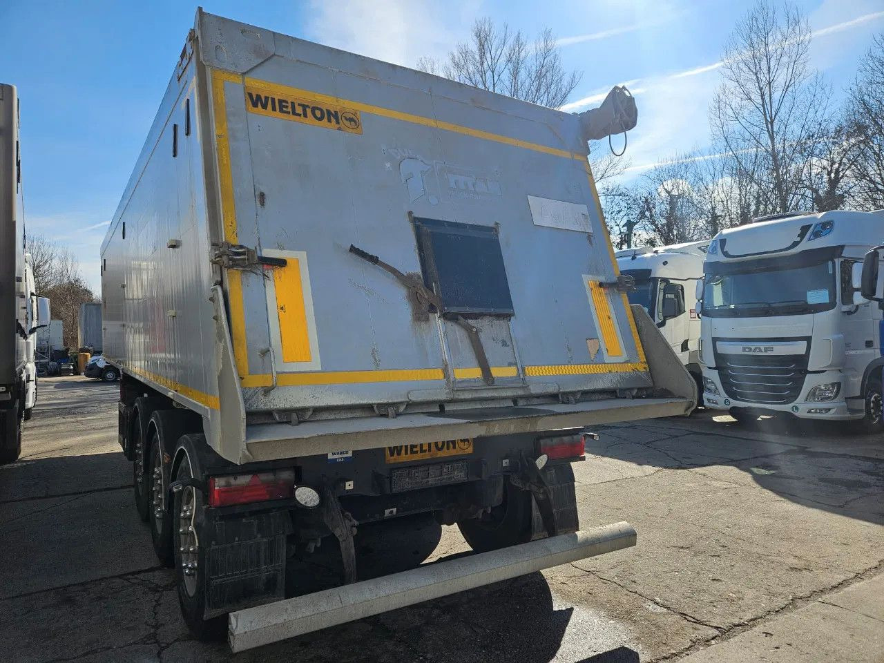 Wielton NW-3 38m3 Lifting Axle, Alloy w. - Tipper semi-trailer: picture 5 Wielton NW-3 38m3 Lifting Axle, Alloy w. - Tipper semi-trailer: picture 5