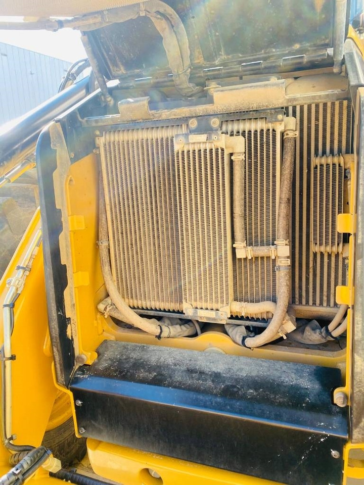 Backhoe loader CAT 444 4x4: picture 13