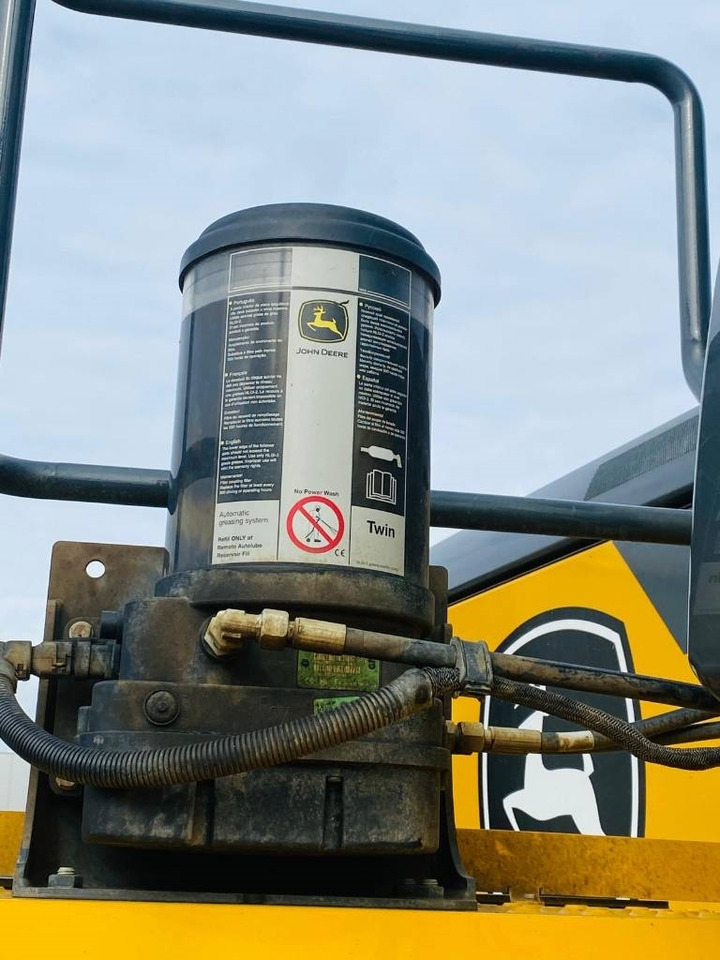 Wheel loader John Deere 824p: picture 17 Wheel loader John Deere 824p: picture 17