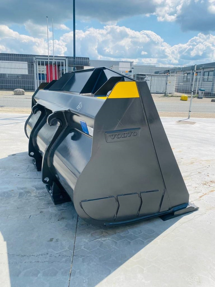 Volvo L 120 - Bucket for Construction machinery: picture 2 Volvo L 120 - Bucket for Construction machinery: picture 2