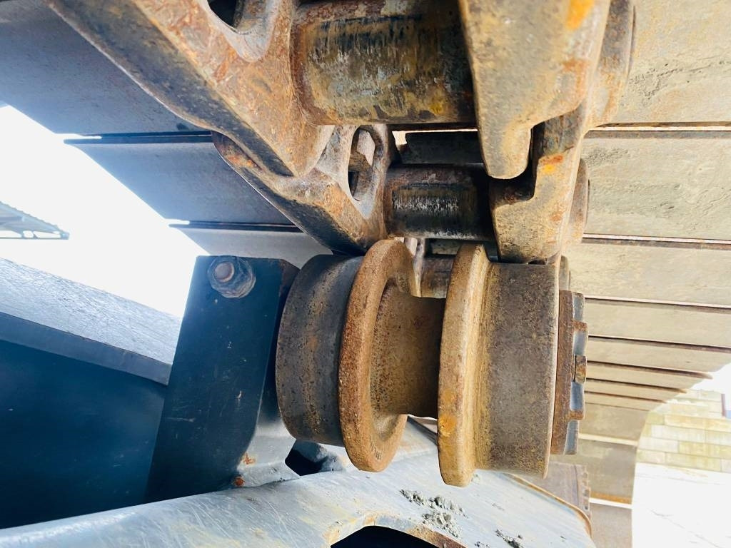 Crawler excavator Volvo ec350el: picture 14