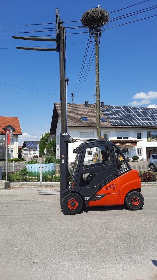 Frontstapler Linde H30D Triplex Stapler sehr schön Diesel - Diesel forklift: picture 1 Frontstapler Linde H30D Triplex Stapler sehr schön Diesel - Diesel forklift: picture 1