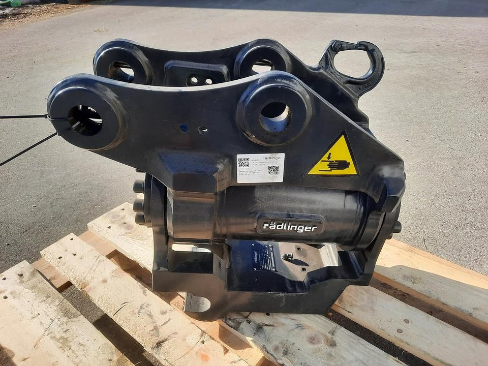 Rädlinger Tilt 4 -8 to Powertilt Minibagger MS 03 Sonderpreis Cat - Tiltrotator for Mini excavator: picture 3 Rädlinger Tilt 4 -8 to Powertilt Minibagger MS 03 Sonderpreis Cat - Tiltrotator for Mini excavator: picture 3