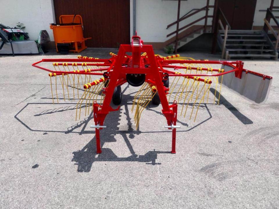 Neuen Kreiselschwader Schwader 4,2m KN-420 Claas - Tedder/ Rake: picture 2 Neuen Kreiselschwader Schwader 4,2m KN-420 Claas - Tedder/ Rake: picture 2