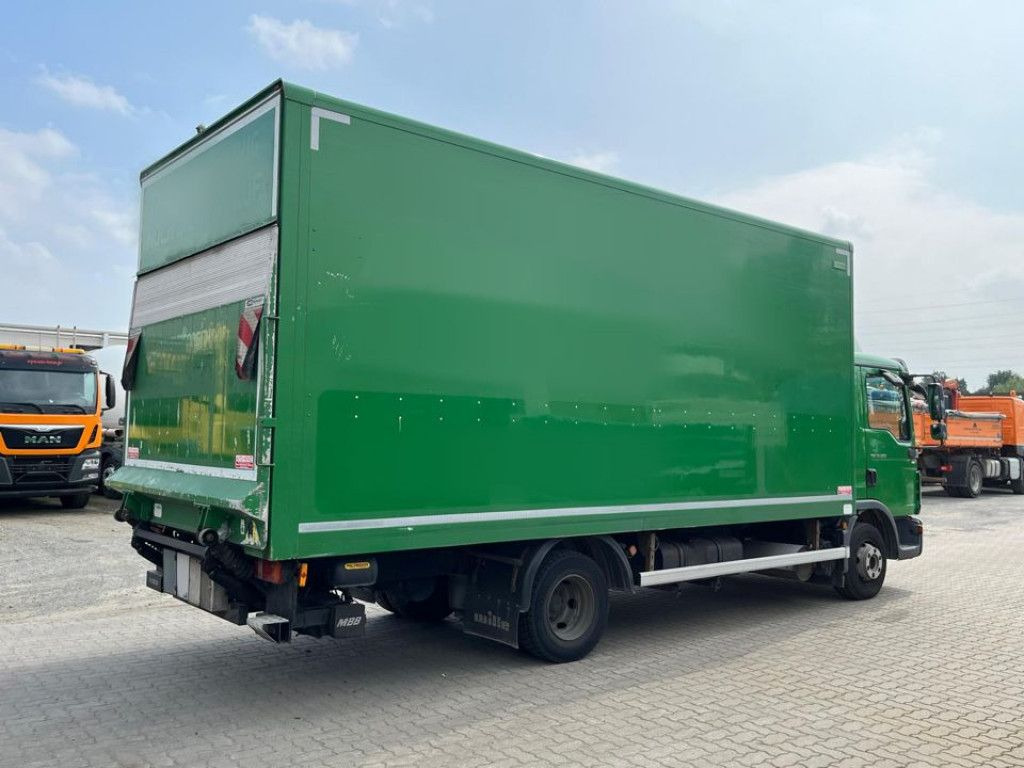 MAN TG-L 12.220 4x2 BL Standardkoffer LBW LBW 1.5 to - Box truck: picture 3 MAN TG-L 12.220 4x2 BL Standardkoffer LBW LBW 1.5 to - Box truck: picture 3