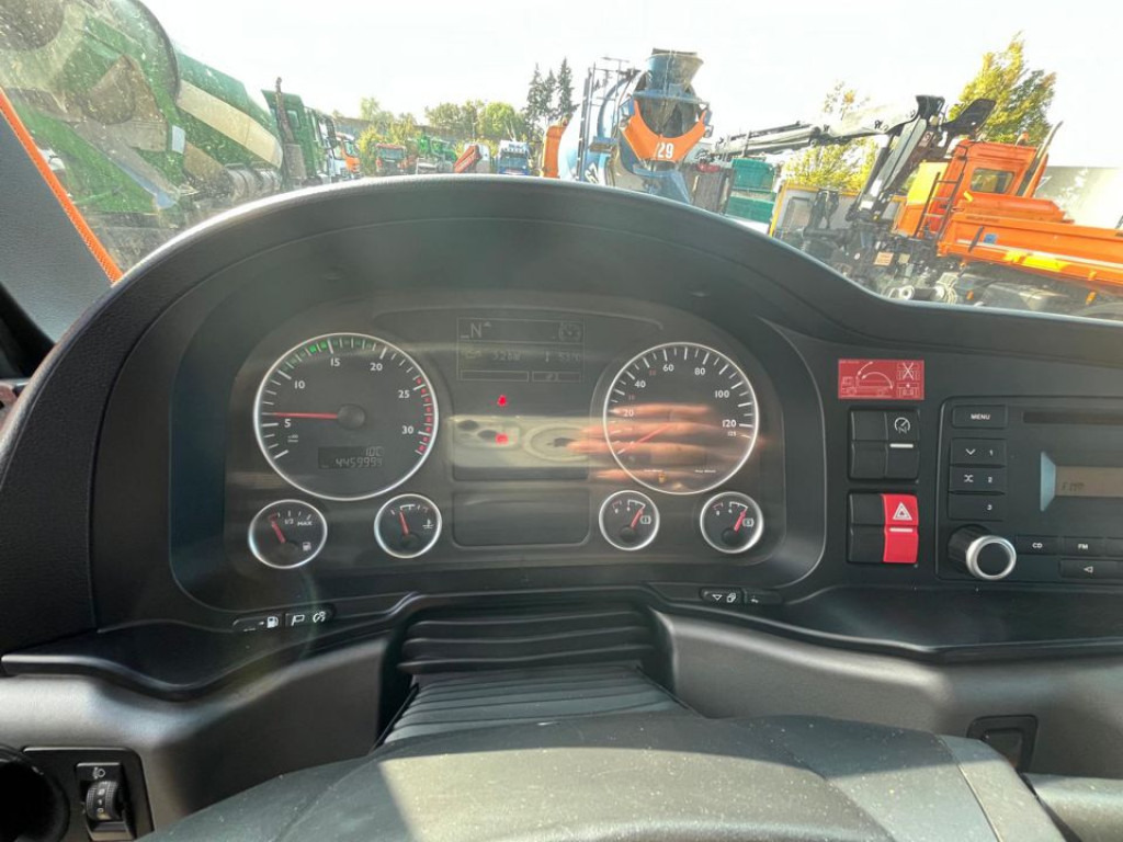 Hook lift truck, Crane truck MAN TG-S 26.400 6x4H-2 BL Abrollkipper mit Kran Lift Lenk: picture 11 Hook lift truck, Crane truck MAN TG-S 26.400 6x4H-2 BL Abrollkipper mit Kran Lift Lenk: picture 11