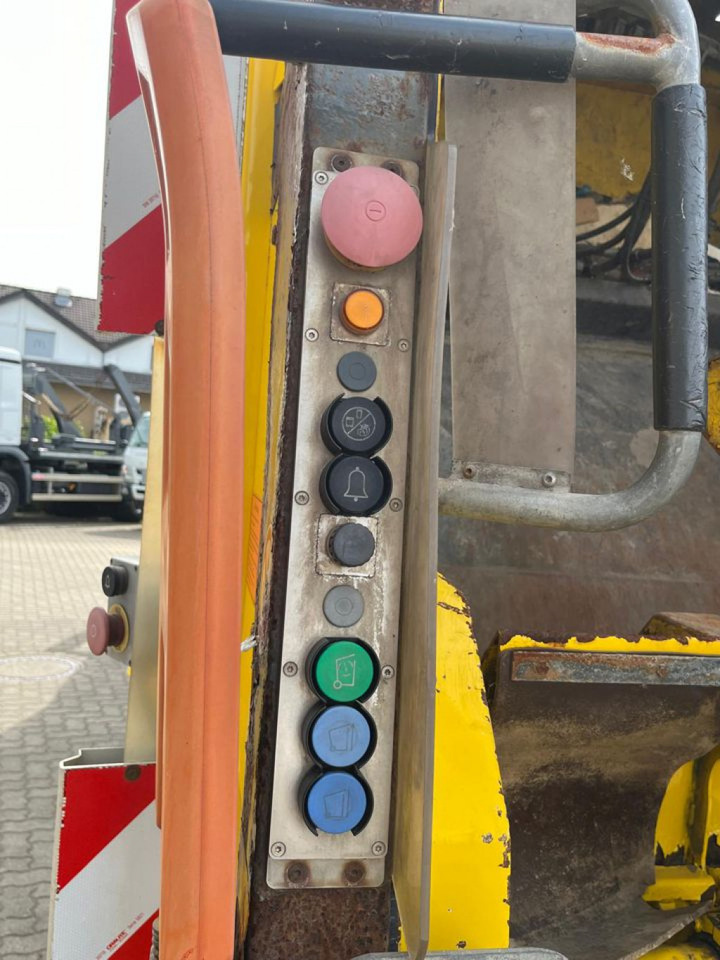 Garbage truck for transportation of garbage MERCEDES-BENZ Antos 2533 L 6x2 ENA Müllwagen Zoeller + Schüttung: picture 6 Garbage truck for transportation of garbage MERCEDES-BENZ Antos 2533 L 6x2 ENA Müllwagen Zoeller + Schüttung: picture 6