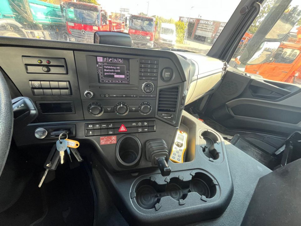 MERCEDES-BENZ Antos 2543 L 6x2 Abrollkipper mit Kran Funk+Greiferst. - Hook lift truck, Crane truck: picture 2 MERCEDES-BENZ Antos 2543 L 6x2 Abrollkipper mit Kran Funk+Greiferst. - Hook lift truck, Crane truck: picture 2