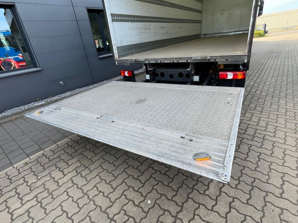 Mercedes-Benz Antos 1830 L nR 4x2 Standardkoffer LBW LBW 2to+F Mercedes-Benz Antos 1830 L nR 4x2 Standardkoffer LBW LBW 2to+F - Box truck: picture 5 Mercedes-Benz Antos 1830 L nR 4x2 Standardkoffer LBW LBW 2to+F Mercedes-Benz Antos 1830 L nR 4x2 Standardkoffer LBW LBW 2to+F - Box truck: picture 5