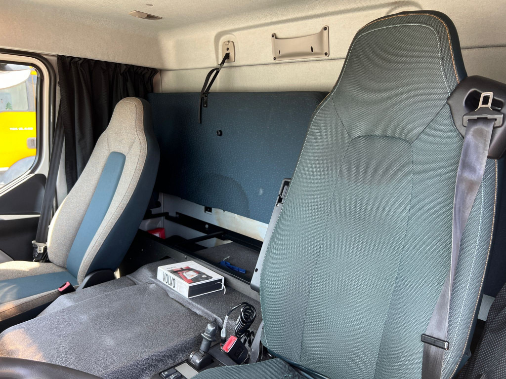 VOLVO (S) Truck FE 320 Kühlkoffer LBW Thermokin T 1200R - Refrigerator truck: picture 3 VOLVO (S) Truck FE 320 Kühlkoffer LBW Thermokin T 1200R - Refrigerator truck: picture 3