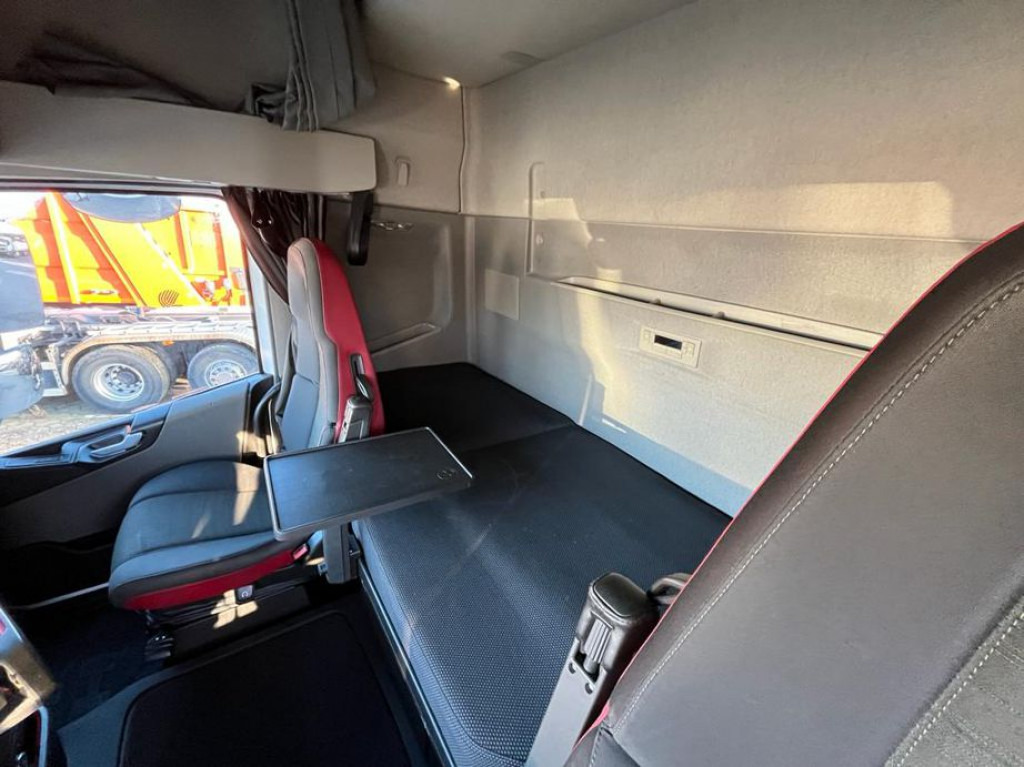 VOLVO (S) Truck FH 500 6x2 Abrollkipper Funkfernbedienung - Hook lift truck: picture 4 VOLVO (S) Truck FH 500 6x2 Abrollkipper Funkfernbedienung - Hook lift truck: picture 4