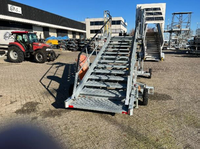 Maintenance Stairs SPS OT-14 - Passenger stairs: picture 2 Maintenance Stairs SPS OT-14 - Passenger stairs: picture 2