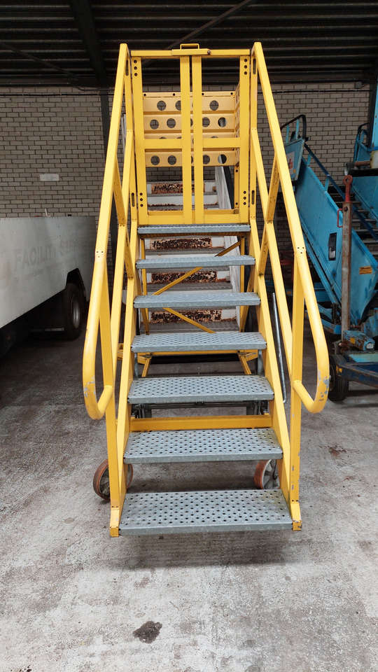 Maintenance Stairs SPS OT-7 - Passenger stairs: picture 3 Maintenance Stairs SPS OT-7 - Passenger stairs: picture 3