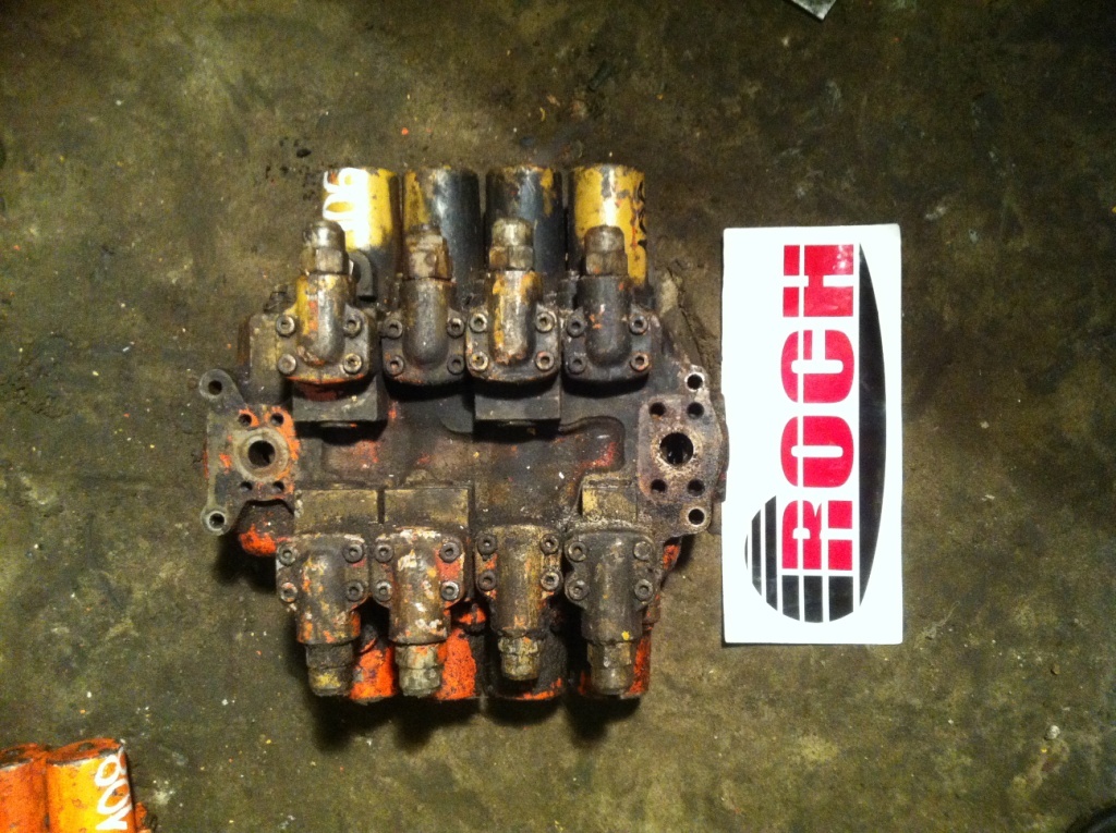 LINDE 663/7557 R250 - 4 SEKCYJNY - Hydraulic valve for Construction machinery: picture 1 LINDE 663/7557 R250 - 4 SEKCYJNY - Hydraulic valve for Construction machinery: picture 1