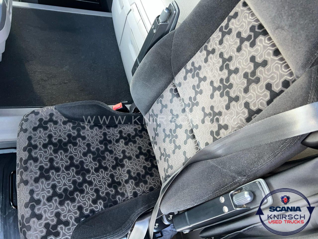 SCANIA R 450 A4x2LA - Tractor unit: picture 4 SCANIA R 450 A4x2LA - Tractor unit: picture 4