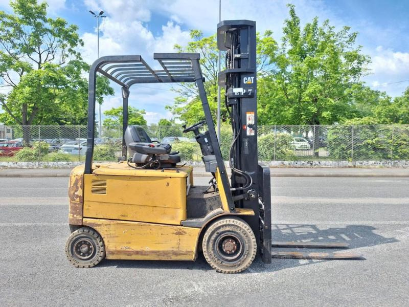 Caterpillar EP25KP - Electric forklift: picture 3 Caterpillar EP25KP - Electric forklift: picture 3