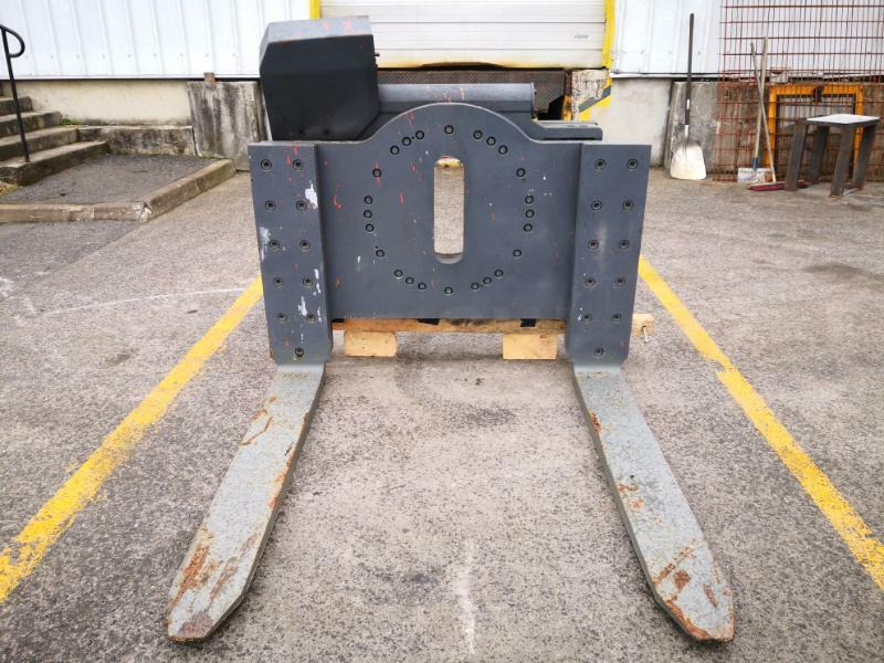 Combilift 360° - Forks: picture 1 Combilift 360° - Forks: picture 1