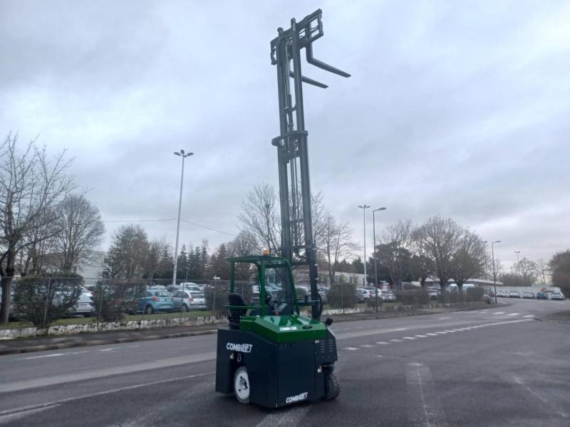 Combilift CBE3000 - 4-way reach truck: picture 2 Combilift CBE3000 - 4-way reach truck: picture 2
