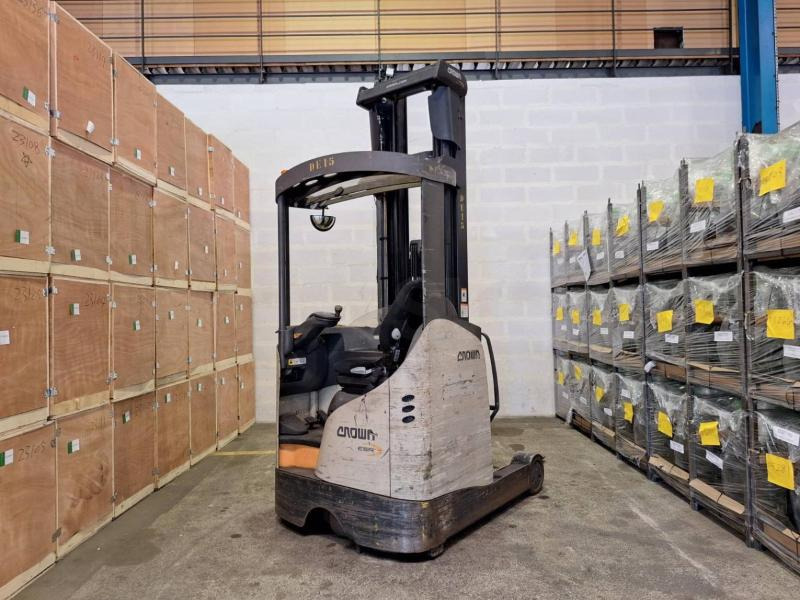 Crown ESR 5260-14 OPT 2 - Reach truck: picture 5 Crown ESR 5260-14 OPT 2 - Reach truck: picture 5