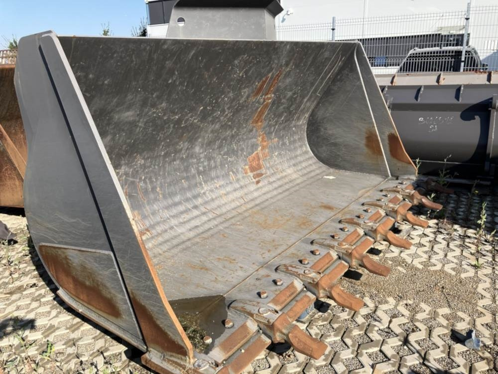 Fuhrmann Schaufeln mit Zähnen - Bucket: picture 1 Fuhrmann Schaufeln mit Zähnen - Bucket: picture 1