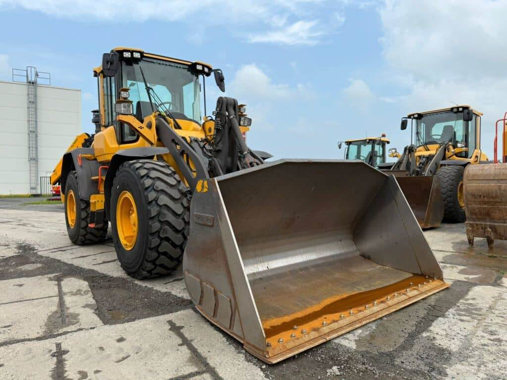 Volvo L90H - Wheel loader: picture 1 Volvo L90H - Wheel loader: picture 1
