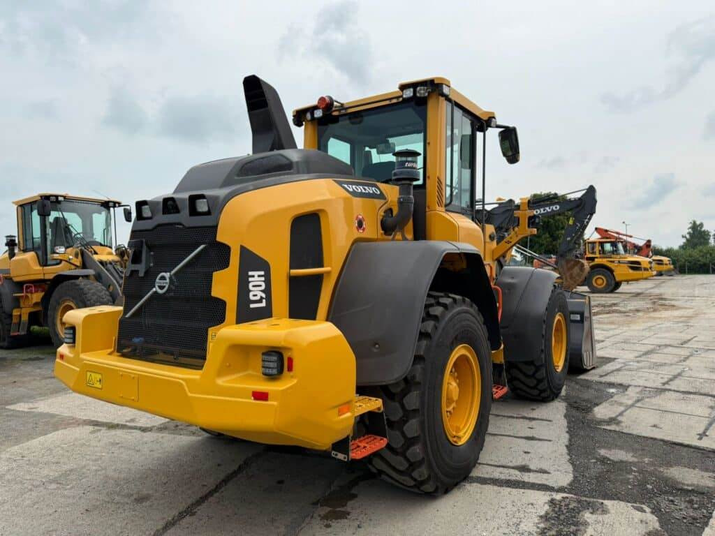 Volvo L90H - Wheel loader: picture 3 Volvo L90H - Wheel loader: picture 3