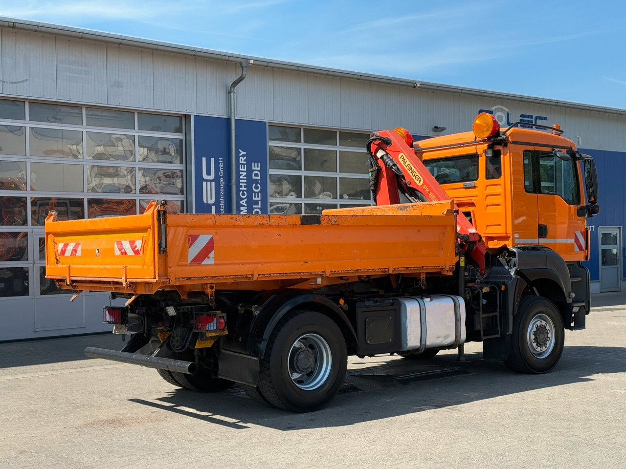 MAN TGA 18.360 4x4 Kipper Kran PALFINGER Winterd. - Crane truck: picture 3 MAN TGA 18.360 4x4 Kipper Kran PALFINGER Winterd. - Crane truck: picture 3