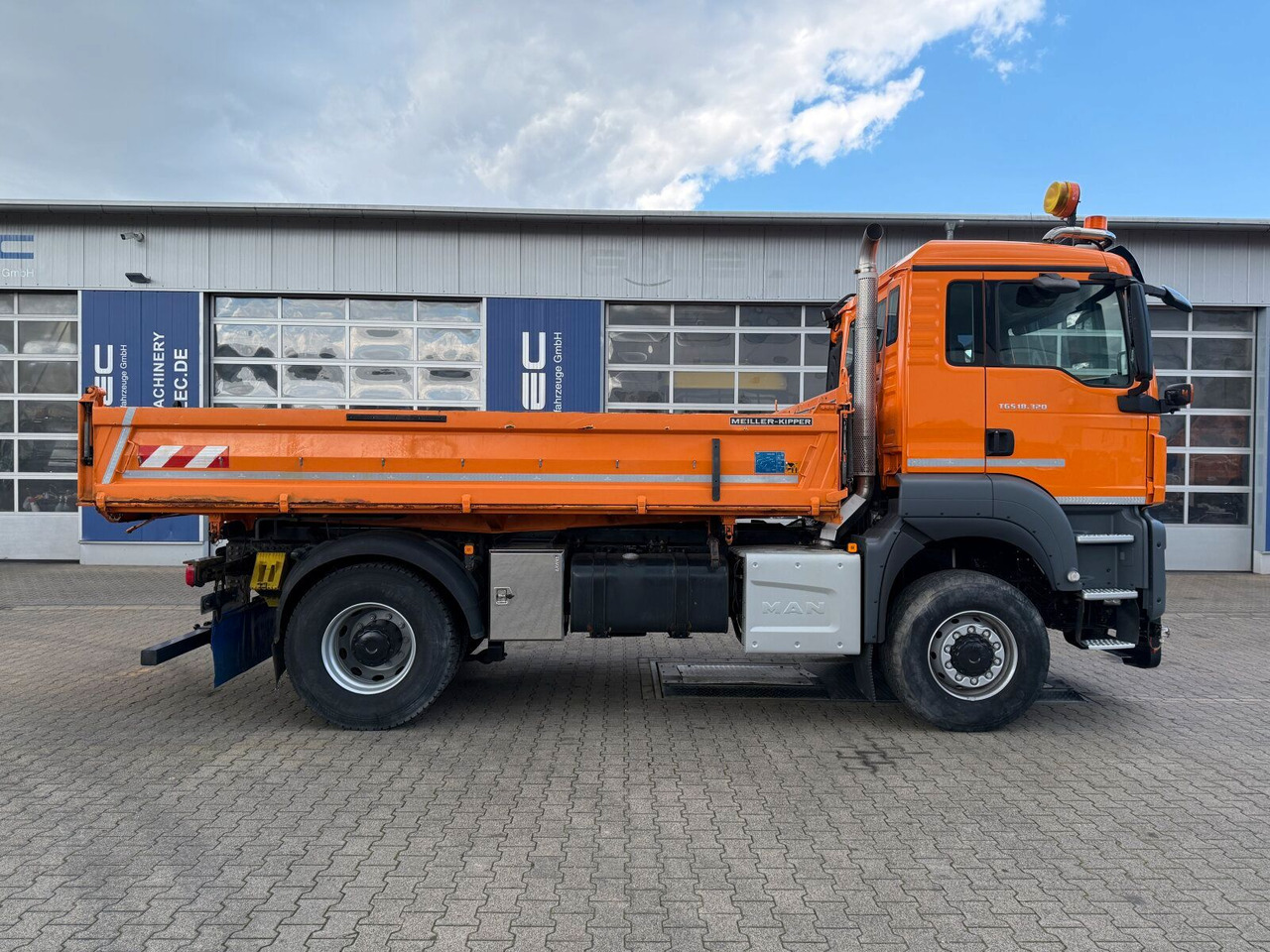 MAN TGS 18.320 4x4 BL Euro 6 Kipper + Winterdienst - Tipper: picture 3 MAN TGS 18.320 4x4 BL Euro 6 Kipper + Winterdienst - Tipper: picture 3