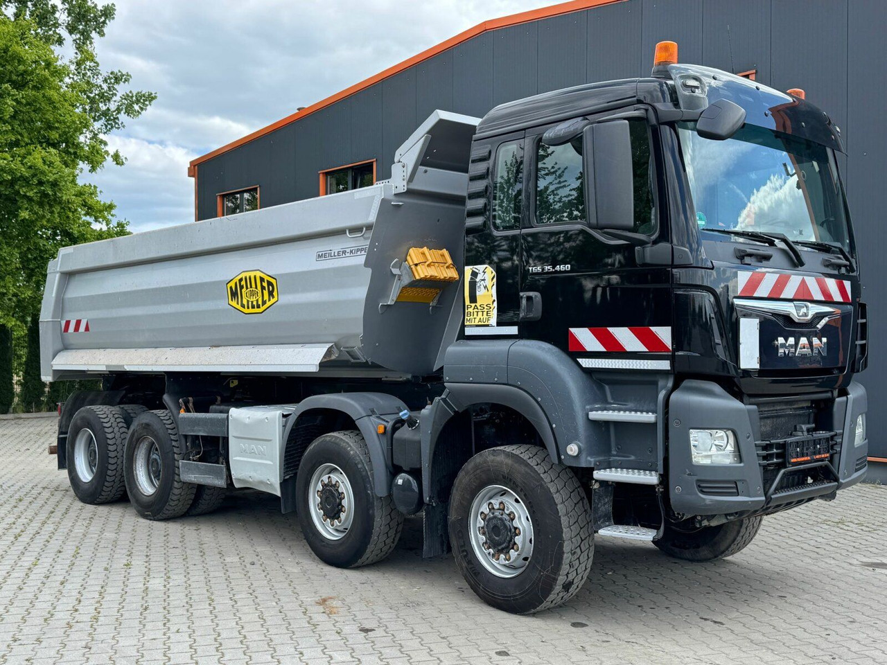 MAN TGS 35.460 8x6 BB Muldenkipper Meiller - Tipper: picture 1 MAN TGS 35.460 8x6 BB Muldenkipper Meiller - Tipper: picture 1