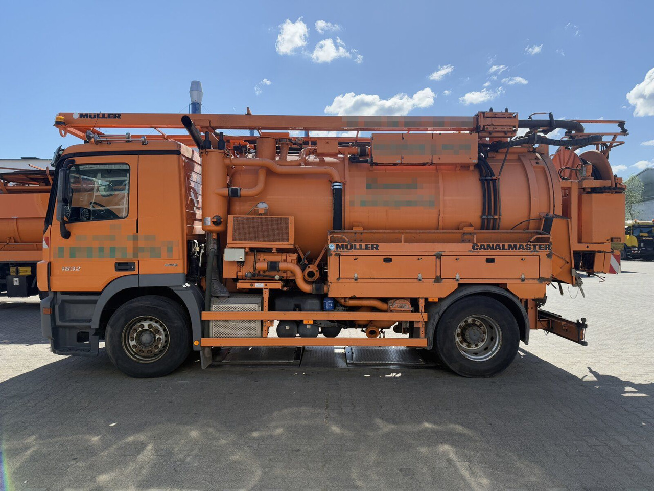 Mercedes-Benz ACTROS 1832 L Kanalreiniger MÜLLER 10.000 L - Vacuum truck: picture 5 Mercedes-Benz ACTROS 1832 L Kanalreiniger MÜLLER 10.000 L - Vacuum truck: picture 5