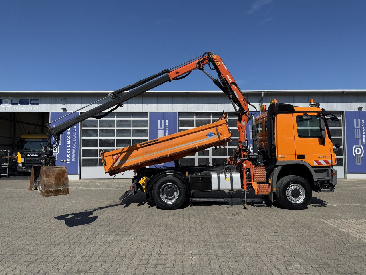 Mercedes-Benz ACTROS 2044 4x4 Kipper Kran ATLAS 65.2 A2L - Tipper, Crane truck: picture 4 Mercedes-Benz ACTROS 2044 4x4 Kipper Kran ATLAS 65.2 A2L - Tipper, Crane truck: picture 4