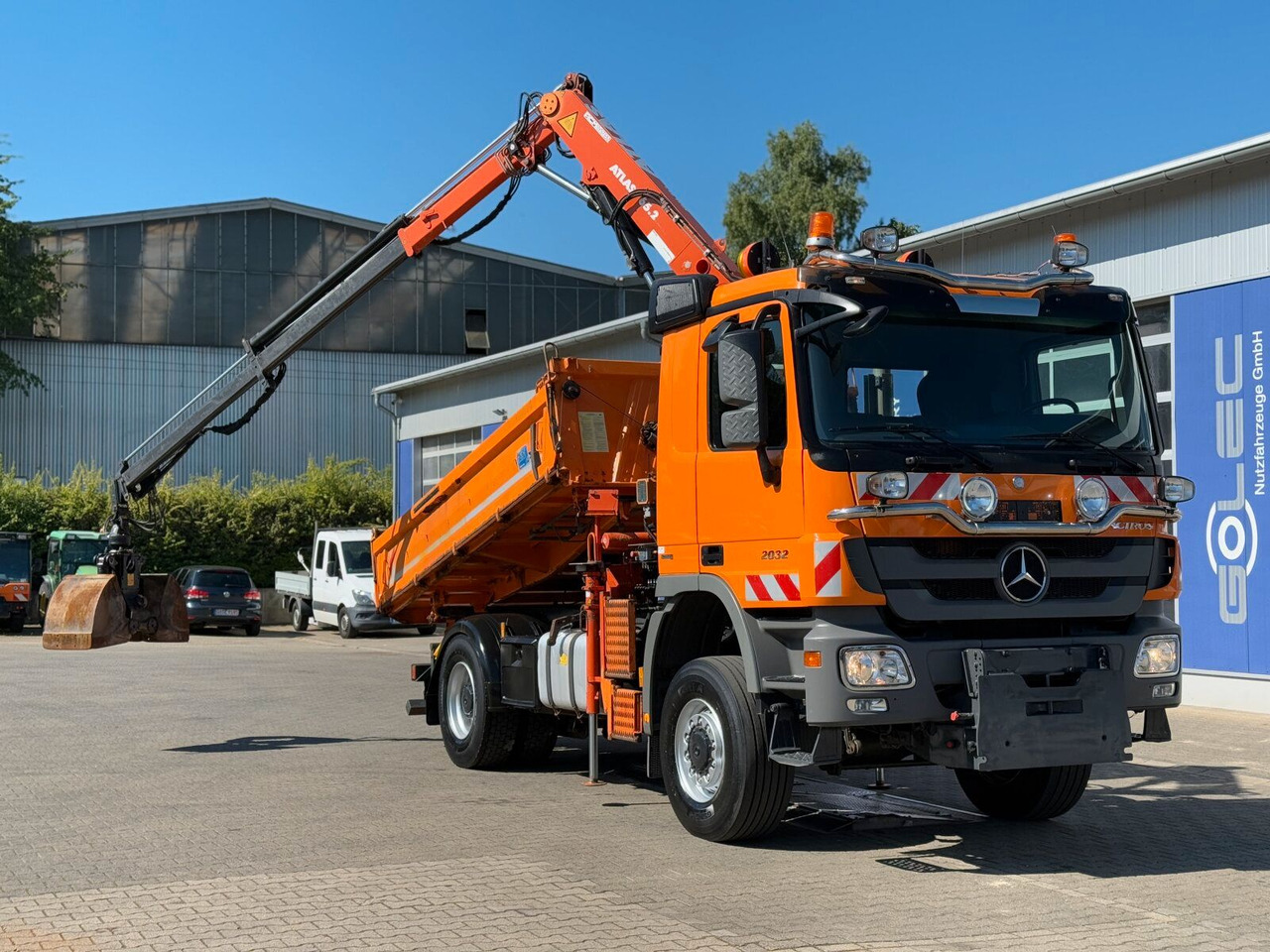 Mercedes-Benz ACTROS 2044 4x4 Kipper Kran ATLAS 65.2 A2L - Tipper, Crane truck: picture 2 Mercedes-Benz ACTROS 2044 4x4 Kipper Kran ATLAS 65.2 A2L - Tipper, Crane truck: picture 2