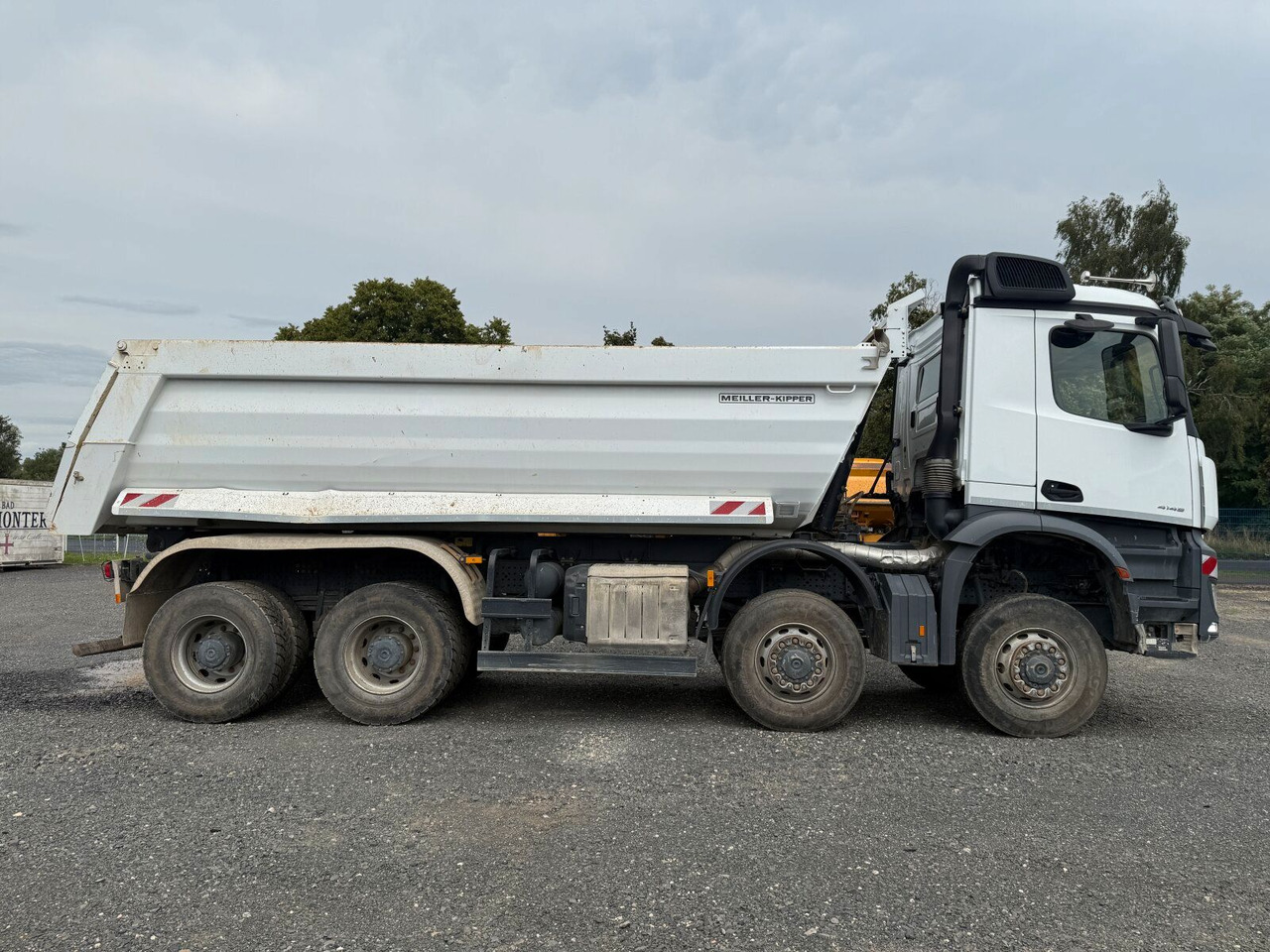 Mercedes-Benz AROCS 4145 8x8 Meiller Muldenkipper - Skip loader truck: picture 3 Mercedes-Benz AROCS 4145 8x8 Meiller Muldenkipper - Skip loader truck: picture 3