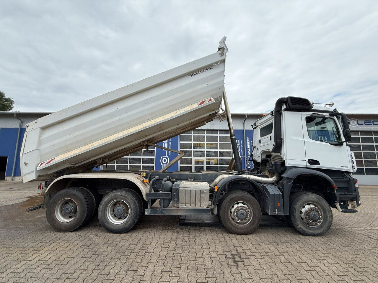 Mercedes-Benz AROCS 4145 8x8 Meiller Muldenkipper - Tipper: picture 4 Mercedes-Benz AROCS 4145 8x8 Meiller Muldenkipper - Tipper: picture 4