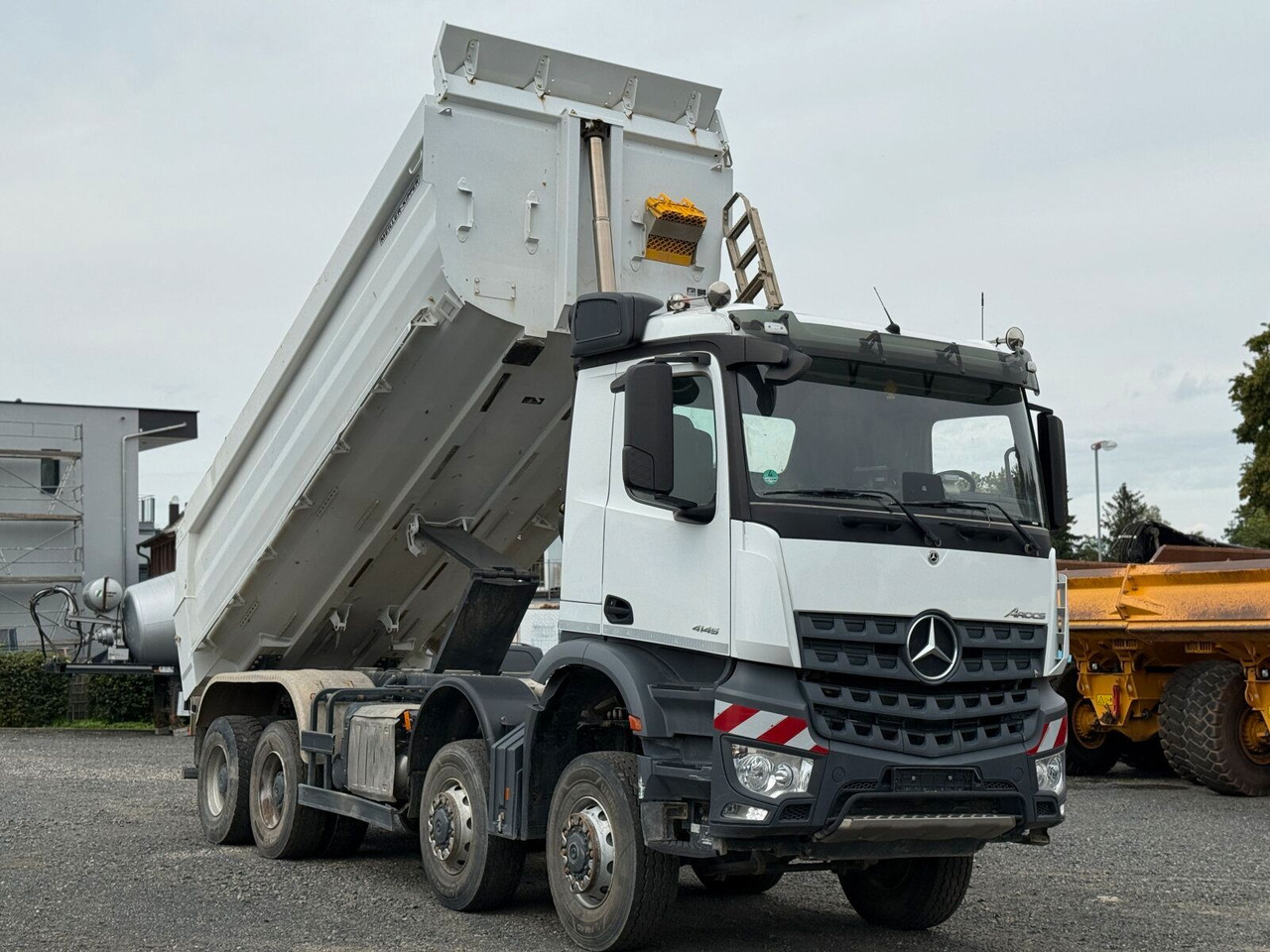 Mercedes-Benz AROCS 4145 8x8 Meiller Muldenkipper - Skip loader truck: picture 2 Mercedes-Benz AROCS 4145 8x8 Meiller Muldenkipper - Skip loader truck: picture 2