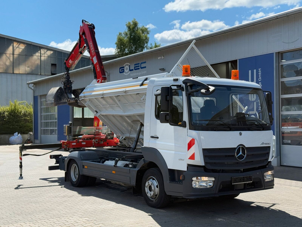 Mercedes-Benz ATEGO 818 4x2 Euro 6 Kipper Kran FASSI F65B.0.22 - Crane truck: picture 2 Mercedes-Benz ATEGO 818 4x2 Euro 6 Kipper Kran FASSI F65B.0.22 - Crane truck: picture 2