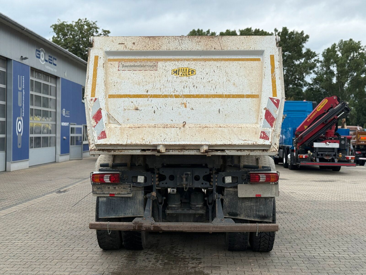 Skip loader truck Mercedes-Benz Arocs 4145 8x8 Muldenkipper MEILLER: picture 7