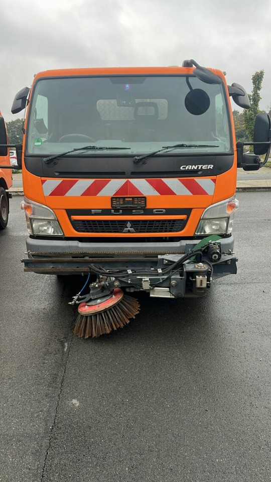 Mitsubishi Canter FUSO Kehrmaschine BROCK SL140 4 m³ - Road sweeper: picture 4 Mitsubishi Canter FUSO Kehrmaschine BROCK SL140 4 m³ - Road sweeper: picture 4