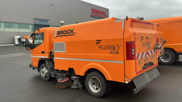 Mitsubishi Canter FUSO Kehrmaschine BROCK SL140 4 m³ - Road sweeper: picture 1 Mitsubishi Canter FUSO Kehrmaschine BROCK SL140 4 m³ - Road sweeper: picture 1
