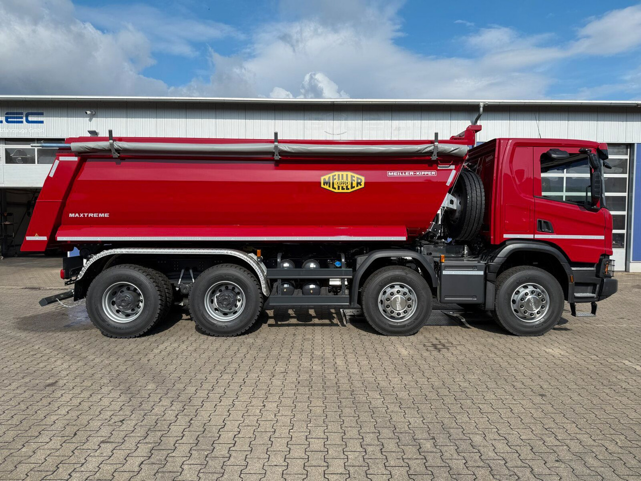 Scania P 420 8x4 Kipper Meiller Euro 6 - Skip loader truck: picture 3 Scania P 420 8x4 Kipper Meiller Euro 6 - Skip loader truck: picture 3