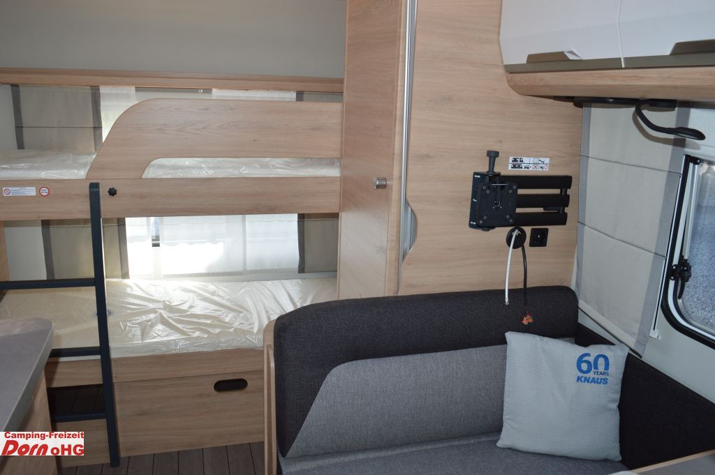 Caravan Knaus Südwind 540 FDK 60 Years Ausstellfenster Bug: picture 15