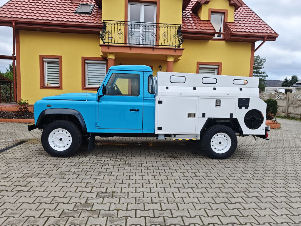 Land Rover Defender VAACUM truck canalisation cleaner 4x4 - Vacuum truck: picture 3 Land Rover Defender VAACUM truck canalisation cleaner 4x4 - Vacuum truck: picture 3