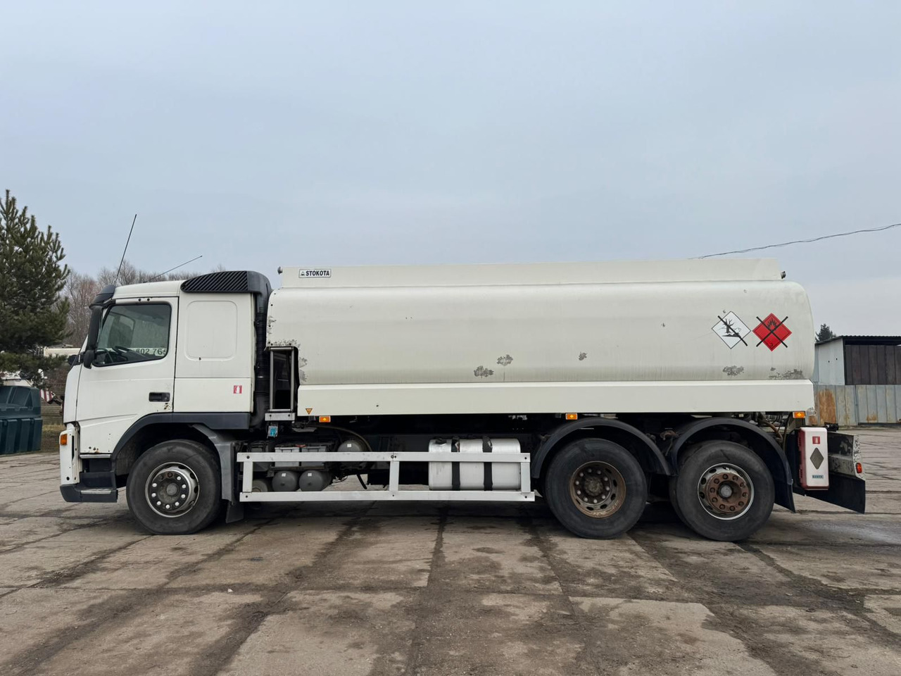 VOLVO FM12.380 - Tank truck: picture 4 VOLVO FM12.380 - Tank truck: picture 4