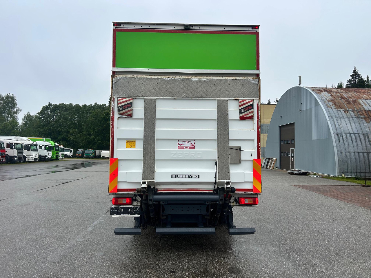 Box truck VOLVO FM330: picture 8 Box truck VOLVO FM330: picture 8