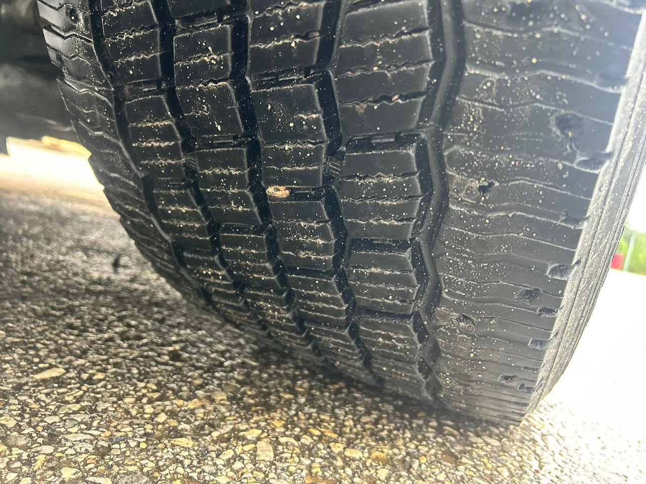 Box truck VOLVO FM330: picture 14 Box truck VOLVO FM330: picture 14