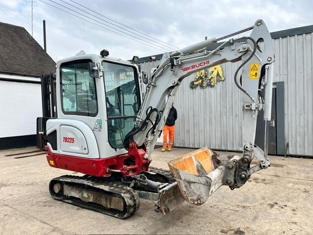 Takeuchi TB 225 - Mini excavator: picture 2 Takeuchi TB 225 - Mini excavator: picture 2